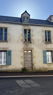/international/fr/josselin-brittany-310107430976/