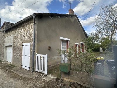 /international/fr/usson-du-poitou-charente-310102317928/