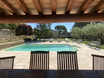 /international/fr/uzes-languedoc-roussillon-310101085502/?lang=fr