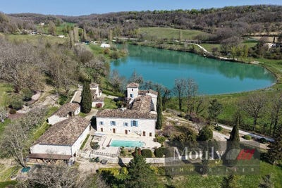 /international/fr/montcuq-midi-pyrenees-310106606777/