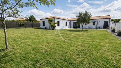 /international/fr/poiroux-pays-de-la-loire-310108110592/