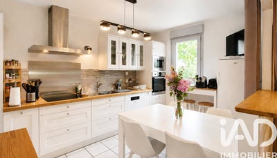 /international/fr/luynes-centre-val-de-loire-310108211859/