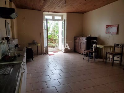 /international/fr/ruffec-charente-310101229599/