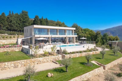 /international/fr/chateauneuf-grasse-provence-alpes-cote-d-azur-310100606073/