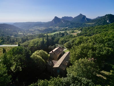 /international/fr/suzette-hh-15609241-suzette-provence-alpes-cote-d-azur-310100953402/
