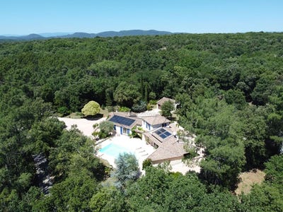 /international/fr/barjac-languedoc-roussillon-310108954078/
