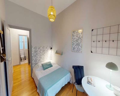 /international/fr/rue-du-president-edouard-herriot-lyon-rhone-310108455536/