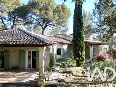 /international/fr/uzes-languedoc-roussillon-310107223088/