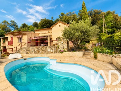 /international/fr/anduze-languedoc-roussillon-310108419483/