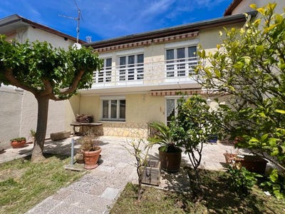 /international/fr/beziers-languedoc-roussillon-310108525751/