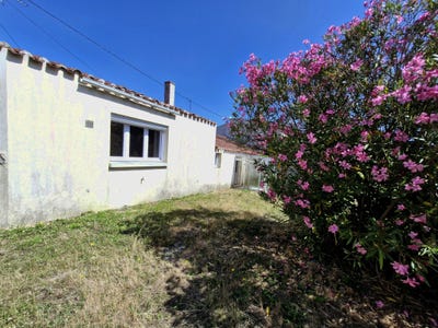 /international/fr/saint-georges-de-pointindoux-pays-de-la-loire-310107217034/