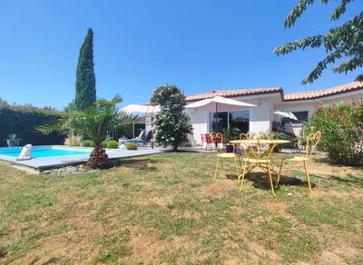 /international/fr/saint-laurent-des-vignes-aquitaine-310109290389/
