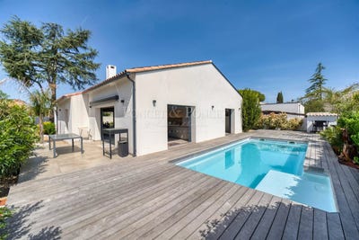 /international/fr/lattes-languedoc-roussillon-310107906606/