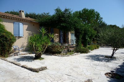 /international/fr/saint-quentin-la-poterie-languedoc-roussillon-310106913365/
