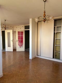 /international/fr/chalon-sur-saone-burgundy-120098075095/?lang=en