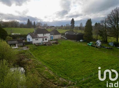 /international/fr/chateau-chervix-limousin-310105208870/