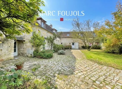 /international/fr/senlis-picardie-120095848640/