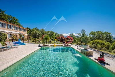 /international/fr/gordes-provence-alpes-cote-d-azur-310102863201/