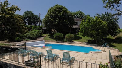 /international/fr/penne-d-agenais-aquitaine-310098748040/?lang=en