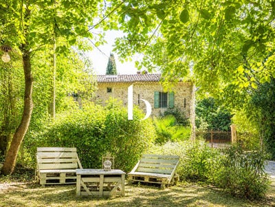 /international/fr/saint-victor-la-coste-languedoc-roussillon-310108628772/