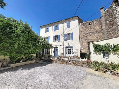 /international/fr/tuchan-languedoc-roussillon-310109638370/
