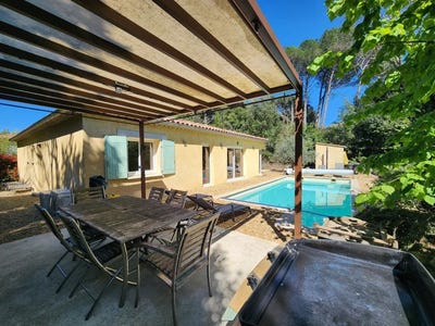 /international/fr/anduze-languedoc-roussillon-310109094485/?lang=th