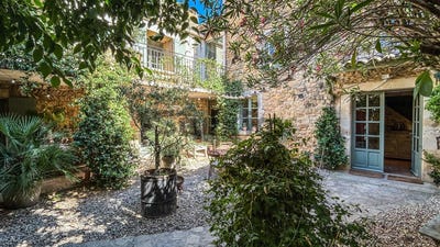 /international/fr/chusclan-languedoc-roussillon-310108865558/