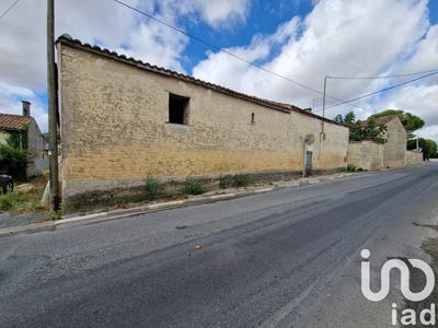 /international/fr/loubille-charente-310100824430/