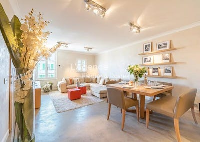 /international/fr/saint-tropez-provence-alpes-cote-d-azur-310108619498/