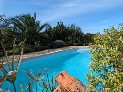 /international/fr/aramon-languedoc-roussillon-310107046500/