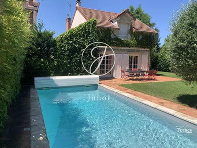 /international/fr/le-pecq-ile-de-france-310106716102/