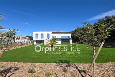 /international/fr/biot-provence-alpes-cote-d-azur-310108927608/