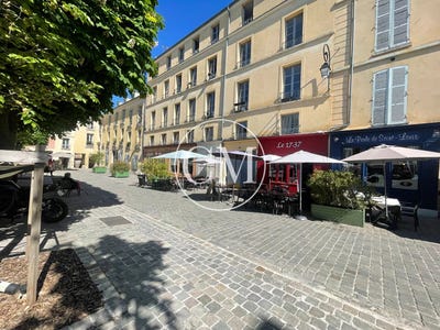 /international/fr/versailles-ile-de-france-310099623958/
