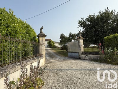 /international/fr/fontaines-d-ozillac-charente-310100109590/