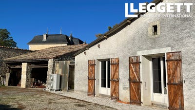 /international/fr/saint-amant-de-boixe-charente-310103638556/