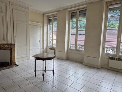 /international/fr/nantua-aquitaine-310107837254/