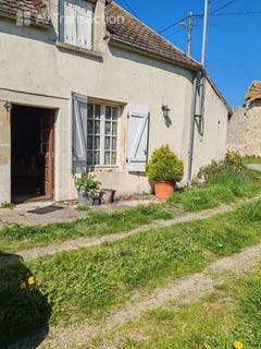 /international/fr/ainay-le-vieil-centre-val-de-loire-310106490129/