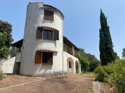 /international/fr/nimes-languedoc-roussillon-310101376520/?lang=it