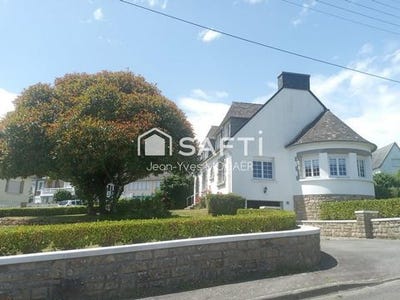 /international/fr/chateauneuf-du-faou-brittany-310100498234/