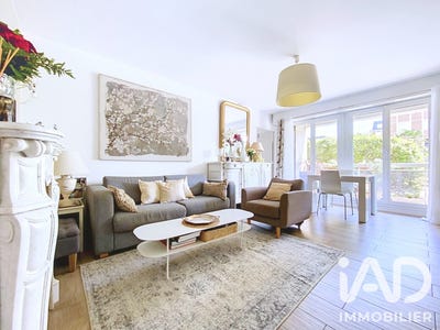 /international/fr/versailles-ile-de-france-310108948954/
