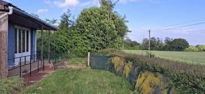 /international/fr/auvers-sous-montfaucon-pays-de-la-loire-310108648587/
