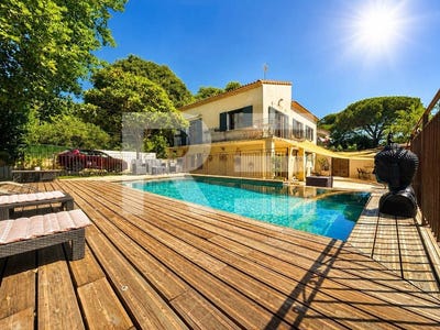 /international/fr/nimes-languedoc-roussillon-310108596147/