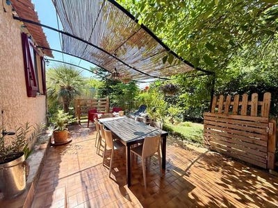 /international/fr/lauris-provence-alpes-cote-d-azur-310100282236/?lang=zh-tw