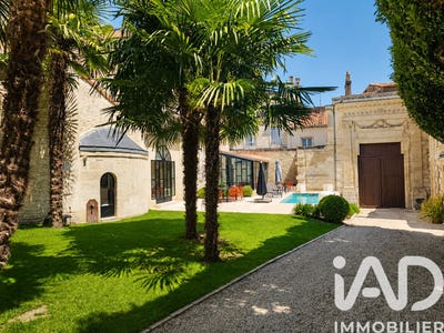 /international/fr/niort-charente-310108831164/