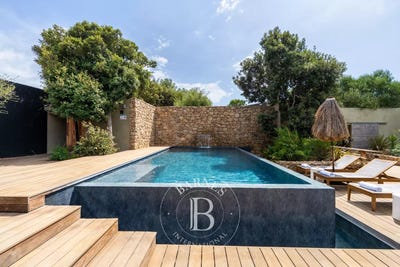 /international/fr/bonifacio-corsica-310106360576/