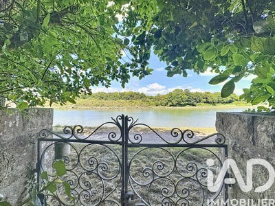 /international/fr/pont-l-abbe-brittany-310108728518/