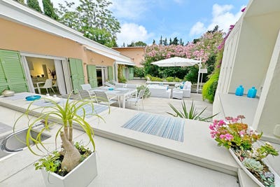 /international/fr/eze-provence-alpes-cote-d-azur-310100741707/
