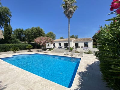 /international/fr/grimaud-provence-alpes-cote-d-azur-120073752556/