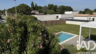 /international/fr/saint-laurent-de-la-pree-charente-310106576156/