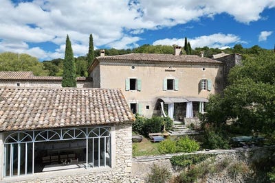 /international/fr/lussan-languedoc-roussillon-310101644375/